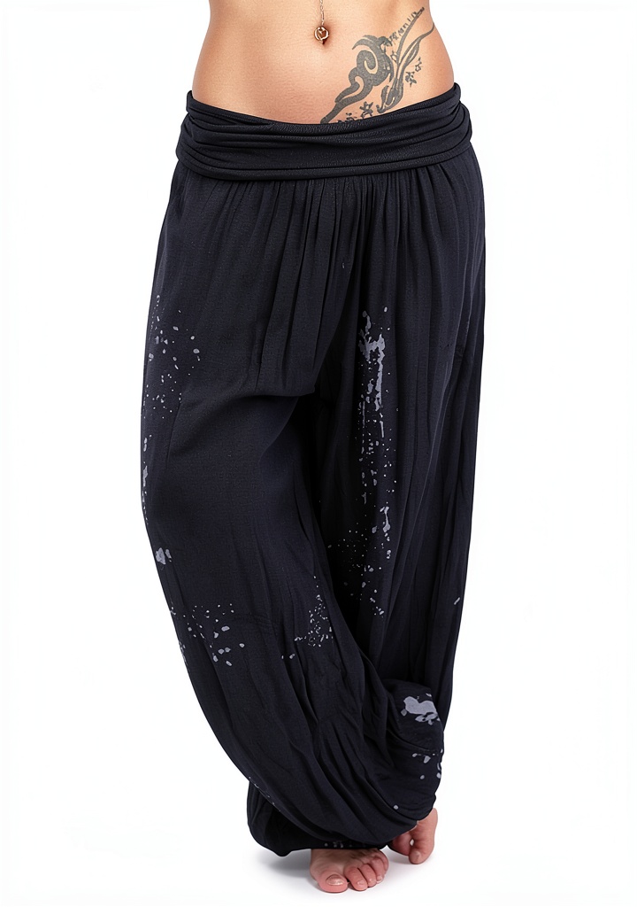 Donna che indossa pantaloni larghi Generico abbinati a diversi outfit estivi